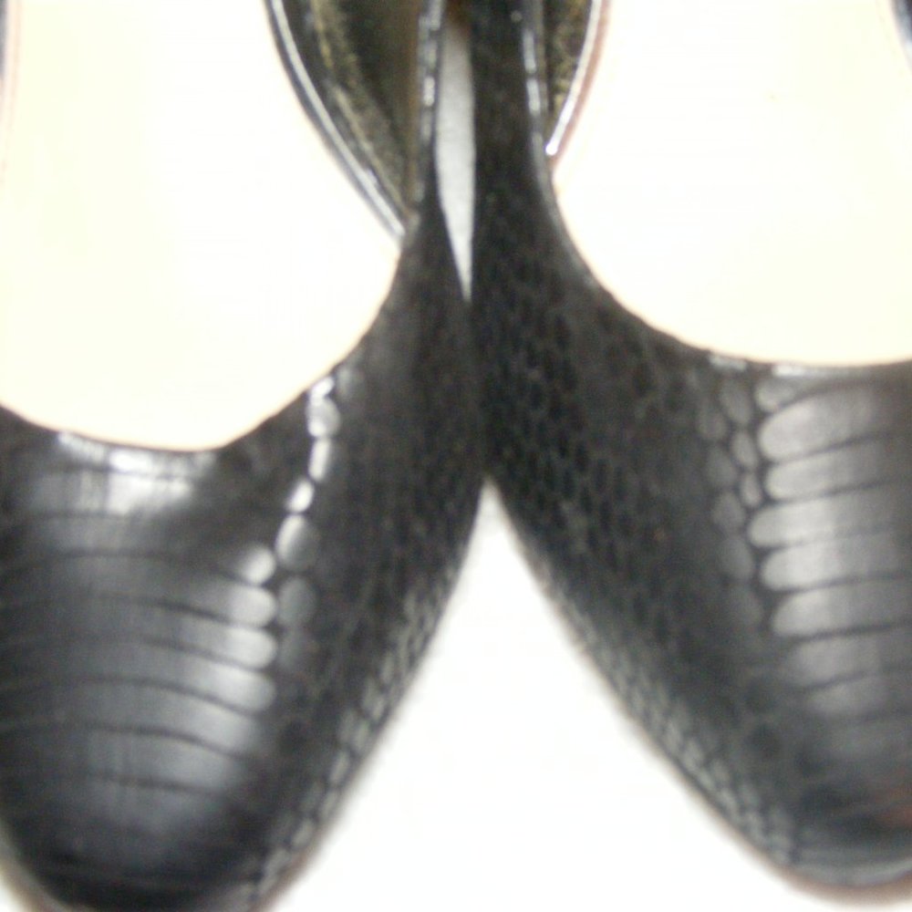 Jessica Simpson Round Black Heels - Picture 5 of 6